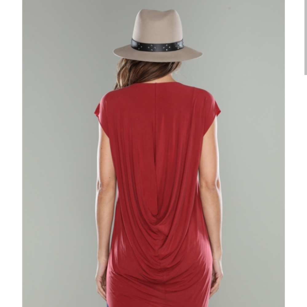 Beautiful Soft Polyester Hi low Top. Nwt. Boutique Top.